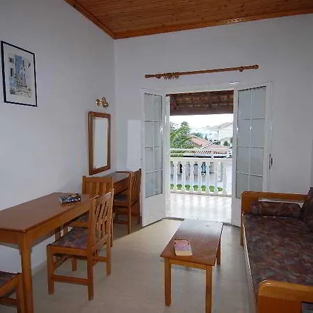 Pythari Hotell